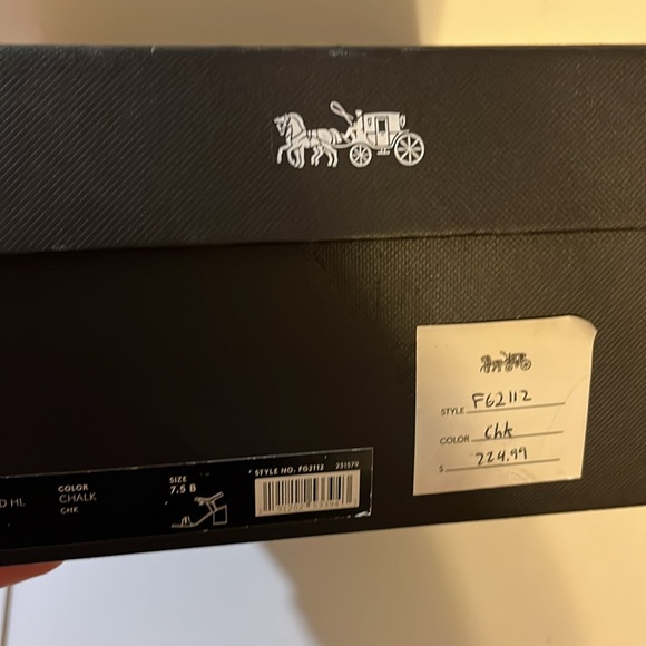 NWT COACH CHAIN MED HEEL LEATHER SANDALS IN CHALK COLOR, SIZE 7.5 - Picture 3 of 12